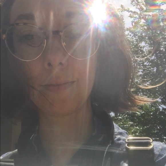 Meet your Posher, Nicole - Picture 1 of 1